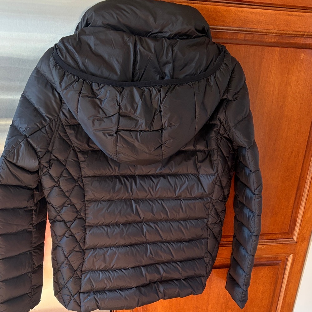 MICHAEL Michael Kors Black Quilted Packable Puffer Jacket - Picture 3 of 3